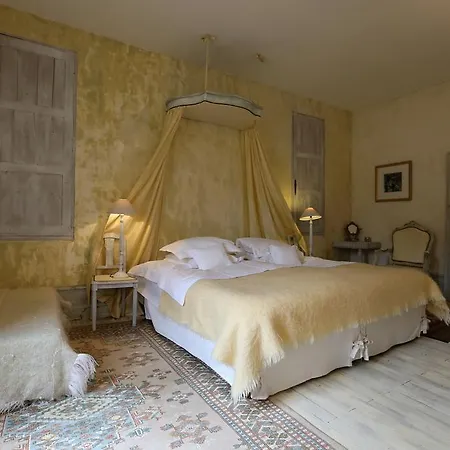 Aux Jardins Des Thevenets Bed and breakfast *