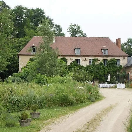 Aux Jardins Des Thevenets Bed and breakfast