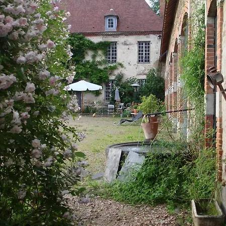 Aux Jardins Des Thevenets Bed and breakfast *