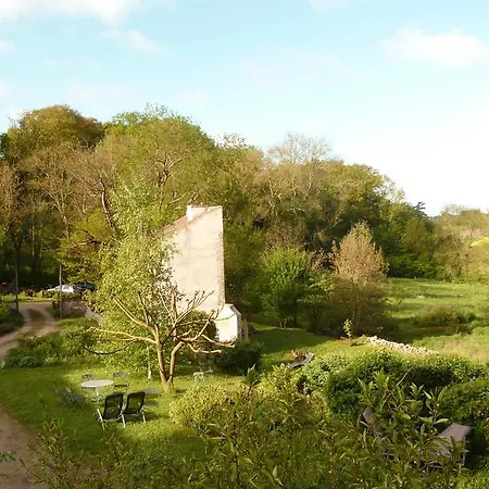 Aux Jardins Des Thevenets Bed and breakfast *
